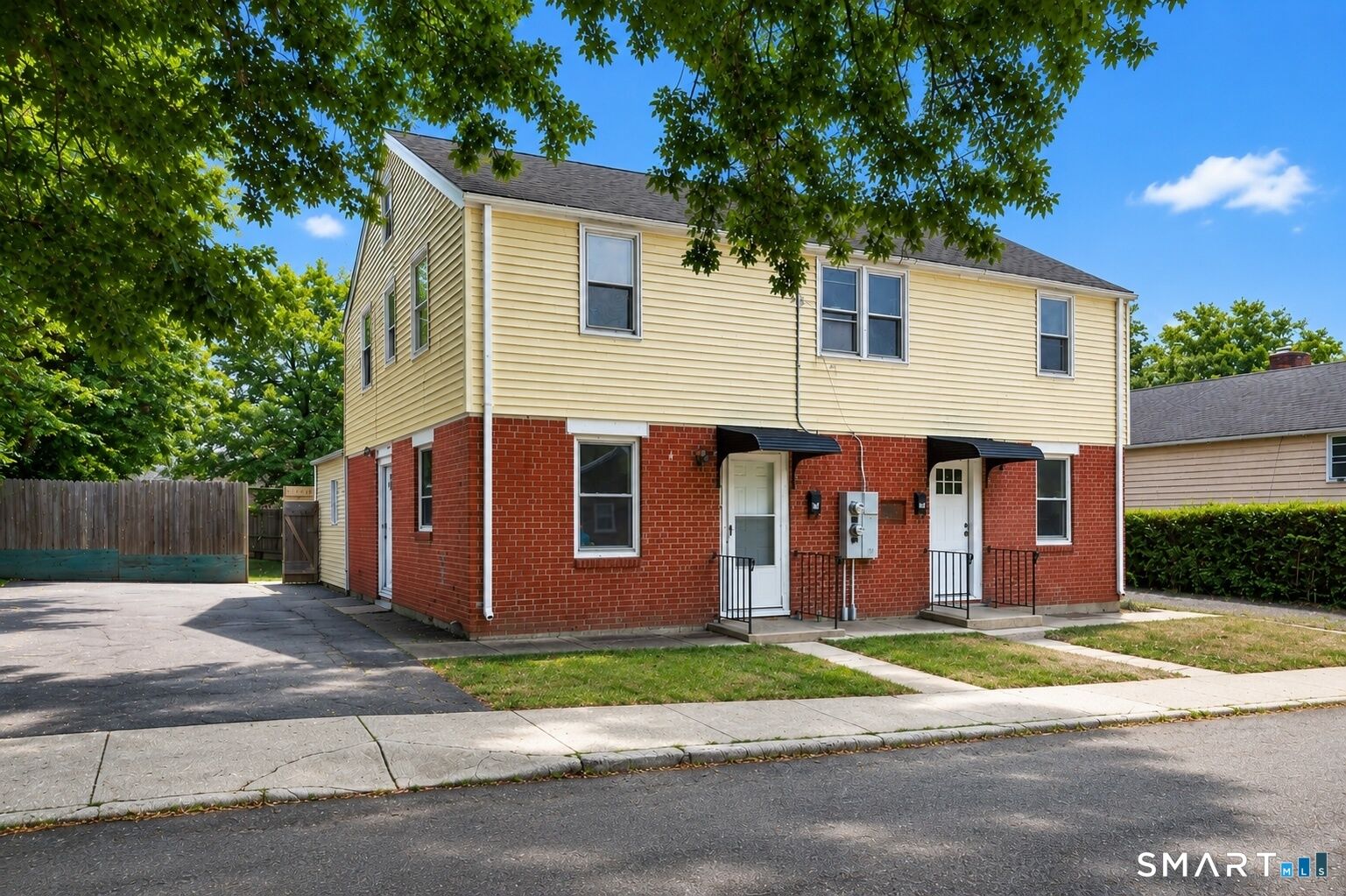 Property Photo:  150-152 Alexander Drive  CT 06606 