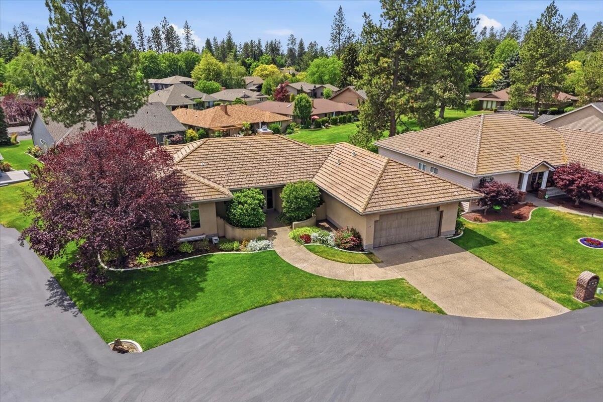 Property Photo: 5010 S Woodfield Ln WA 99223