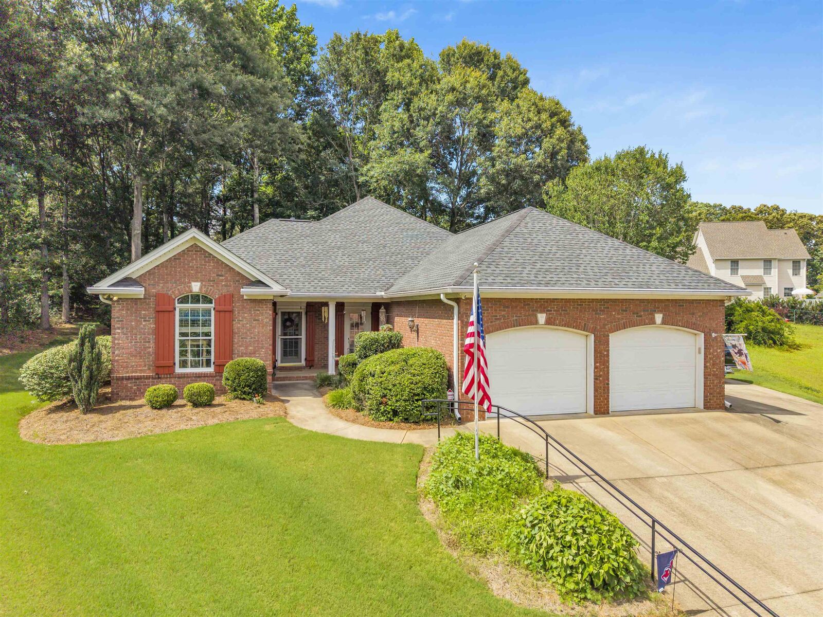 Property Photo: 726 Moonridge Drive SC 29369