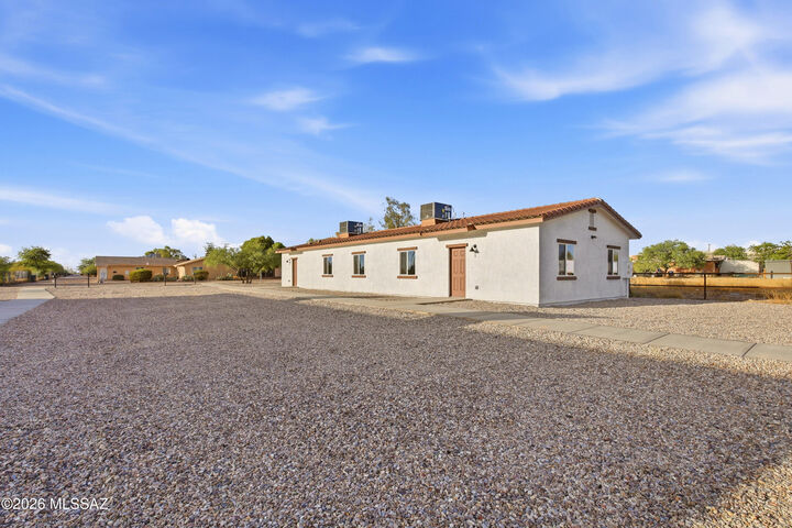 Property Photo:  374 E Corona Road  AZ 85756 
