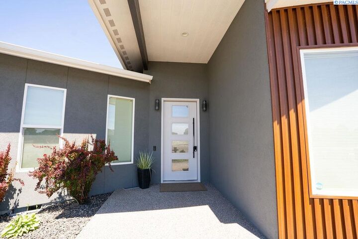 Property Photo:  6509 Pearl Court  WA 99301 