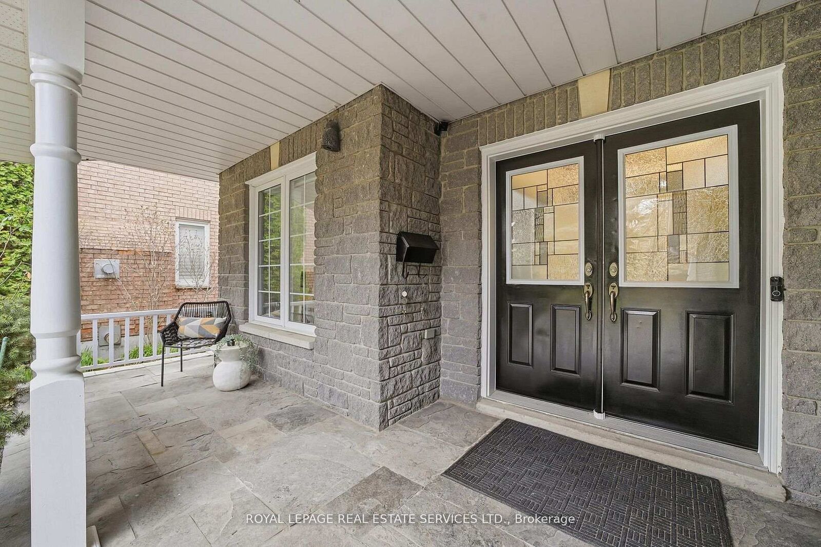 Property Photo: 2531 Morrison Avenue ON L5C 3J6