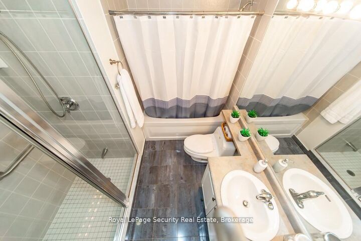 Property Photo: 38 Fontenay Court 1402 ON M9A 5H5
