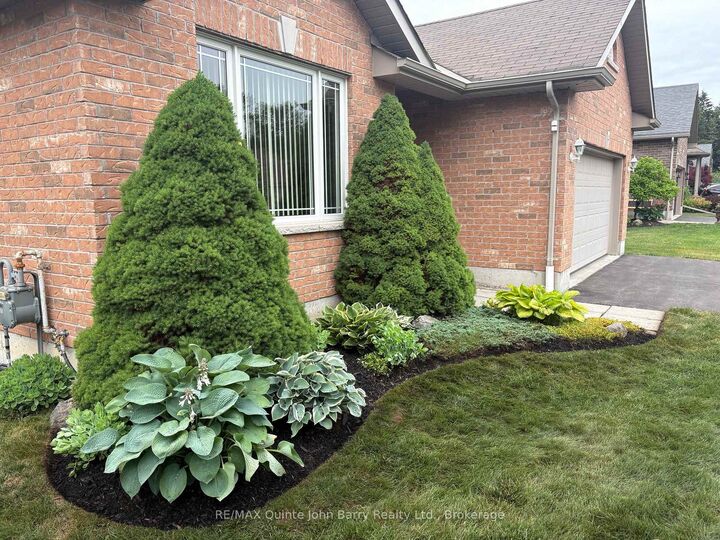 Property Photo: 4 Algonquin Avenue ON K0K 1H0