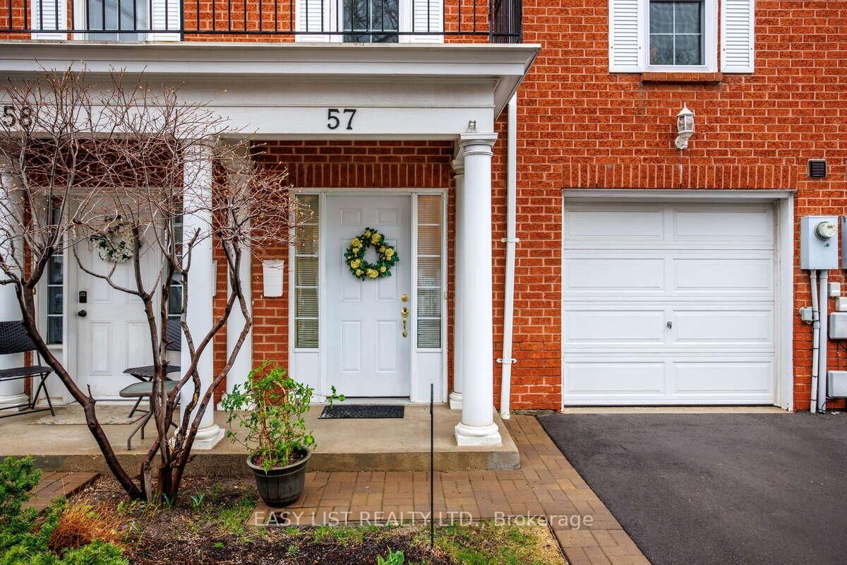 Property Photo: 57 Stornwood Court ON L6W 4J1