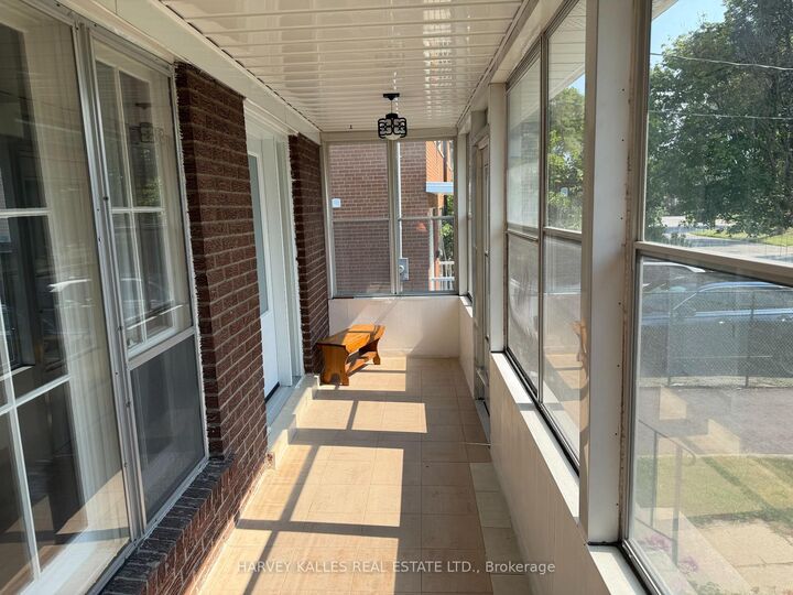 Property Photo: 205 Vauxhall Drive ON M1P 1R6