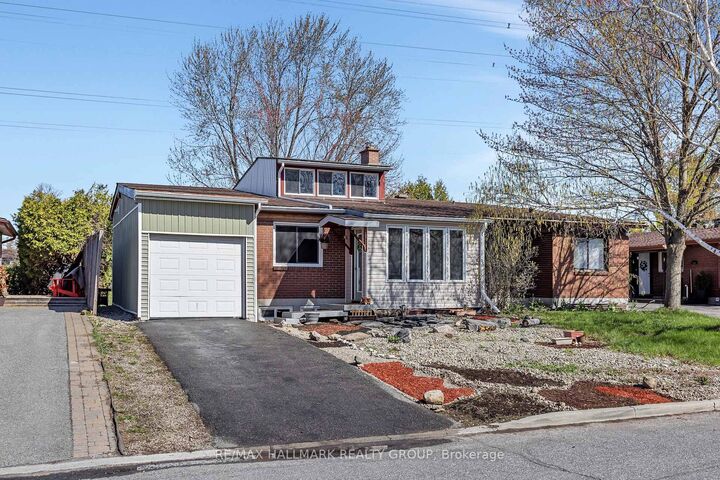 Property Photo: 35 Benlea Drive ON K2G 4A3