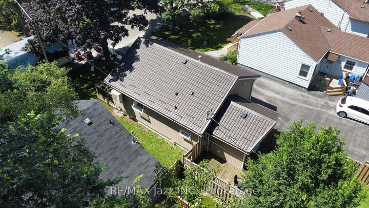 Property Photo: 4 Maple Street ON L1S 1V6