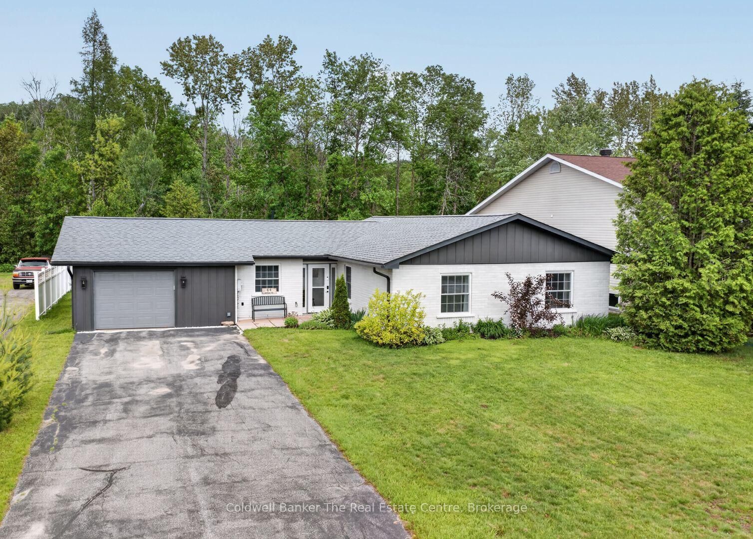 Property Photo: 44 Anson Street ON K0M 2K0