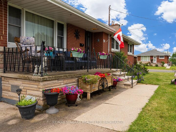 Property Photo:  90 John Street  ON L3K 1R2 