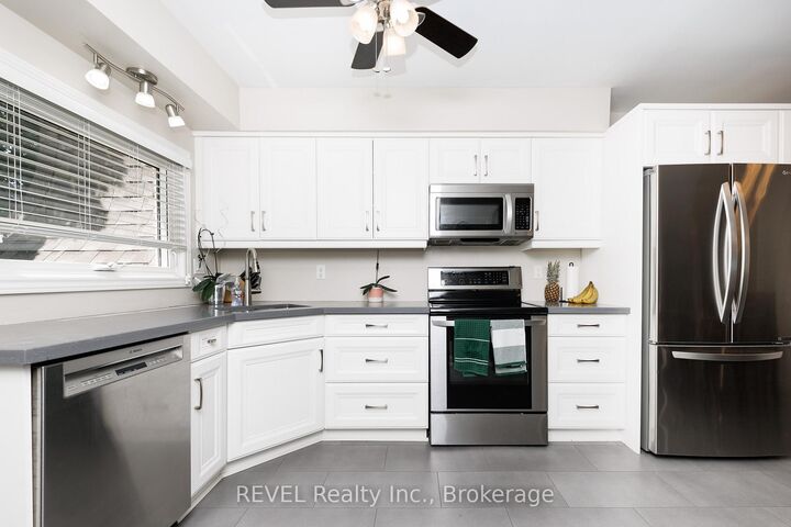 Property Photo:  5 Woodlawn Court 104  ON L3M 3T4 