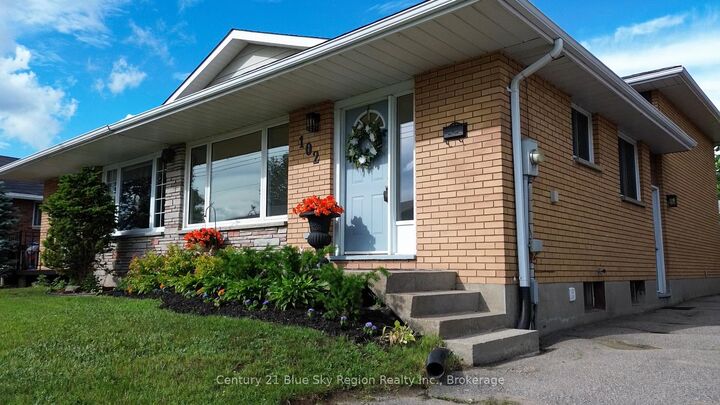 102 Lee Avenue — photo 1