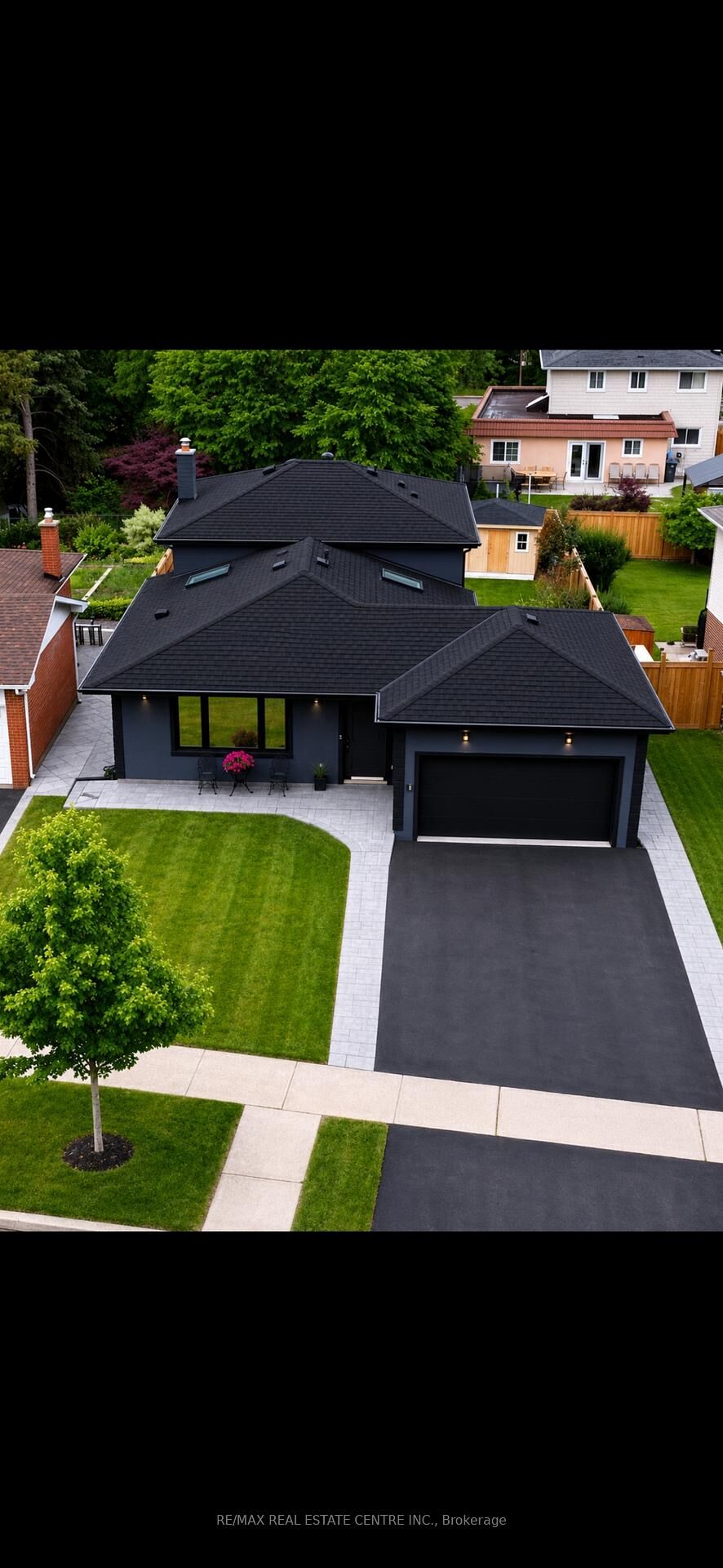 Property Photo: 3158 Valmarie Avenue ON L5C 2A2