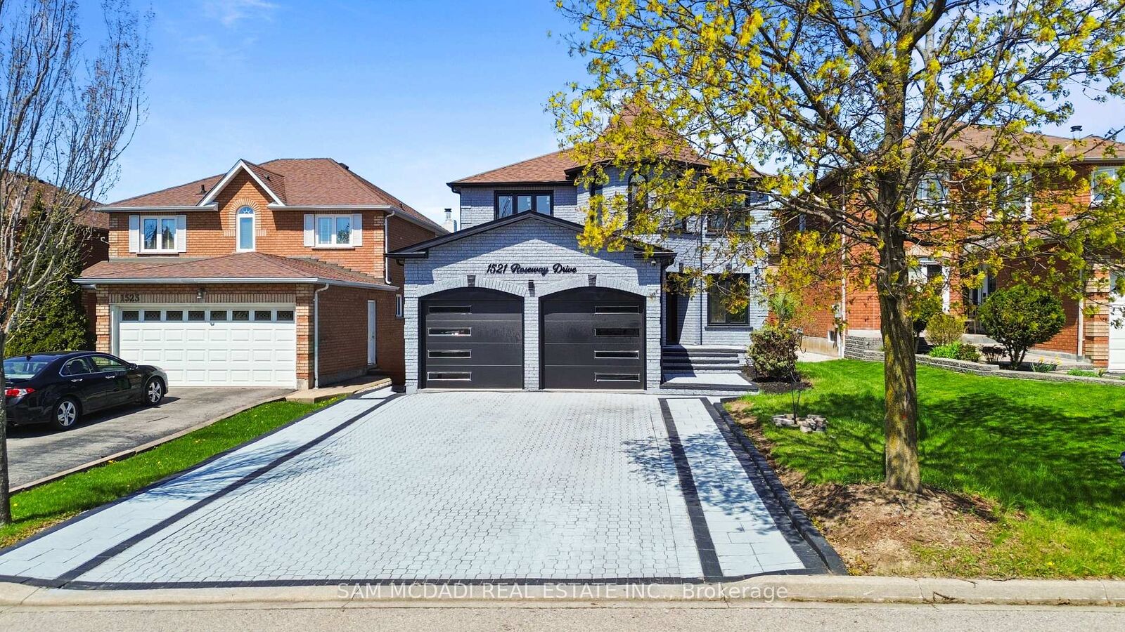 Property Photo: 1521 Roseway Drive ON L5M 5M5