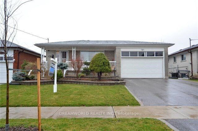 Property Photo: 14 Laskay Crescent ON M3N 1P3