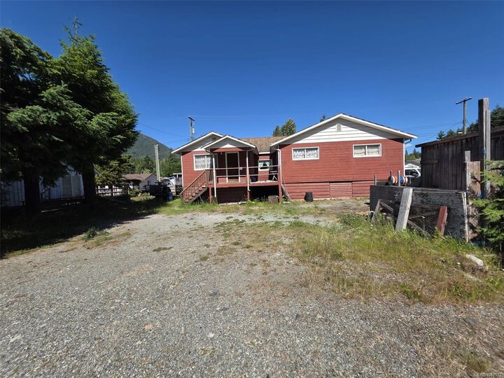Property Photo: 62 Kinman Ave BC V0N 3P0