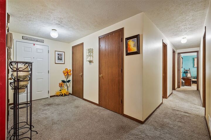 Property Photo:  2850 Edgecliff Rd Unit #7  PA 15068 