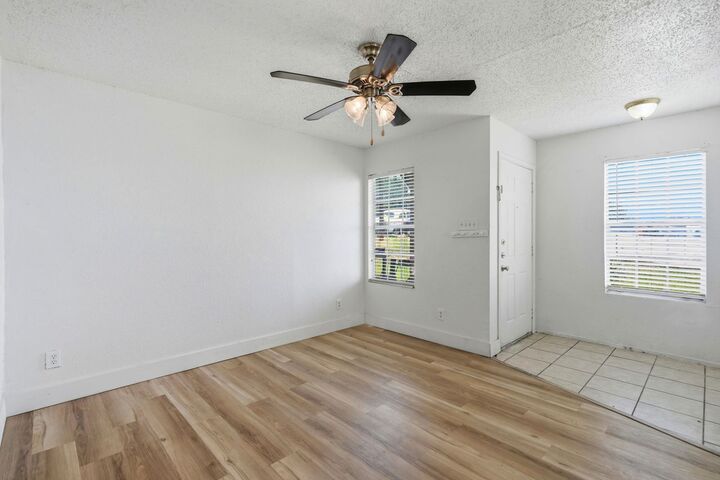Property Photo:  