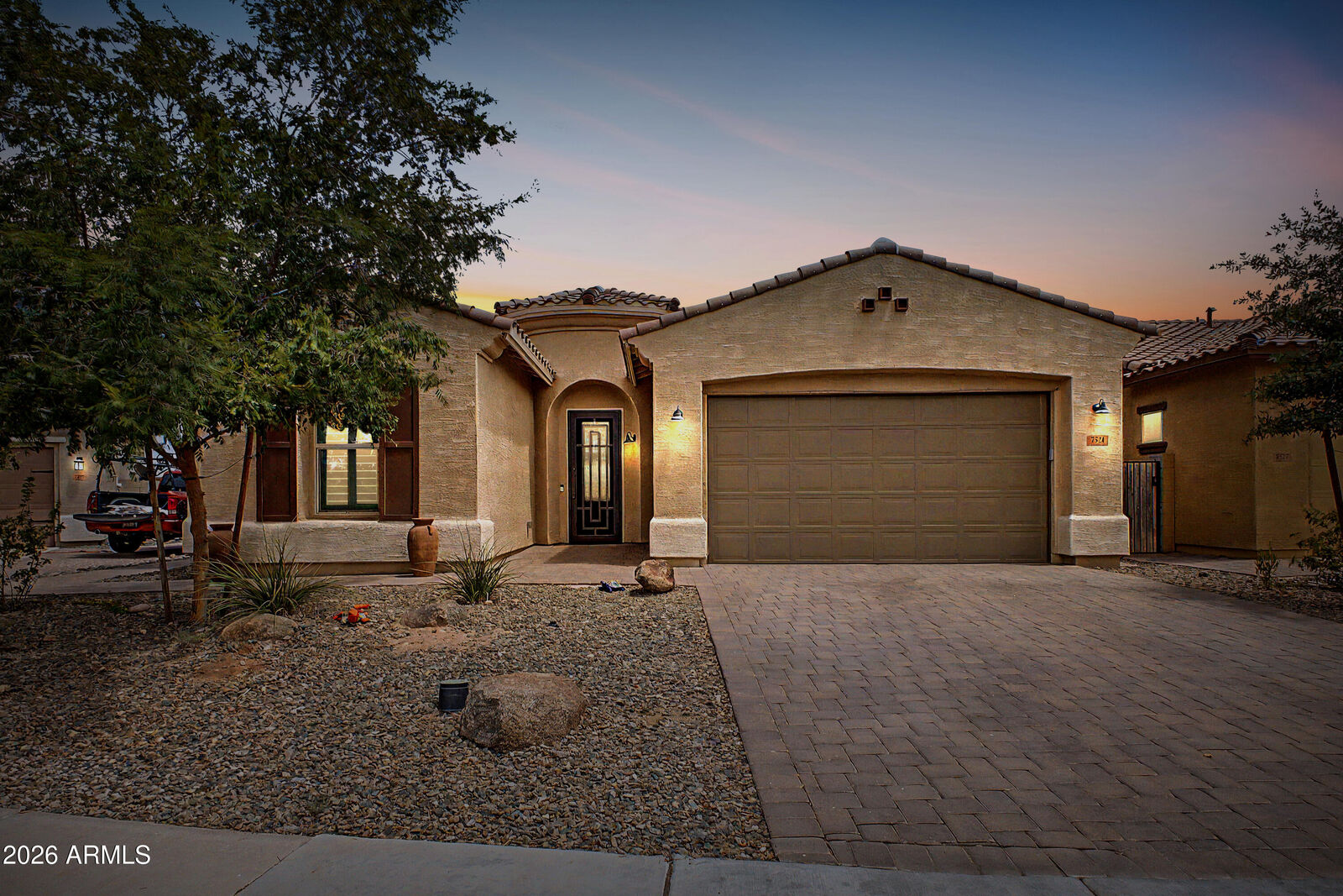Property Photo: 7521 S Woodchute Drive AZ 85118
