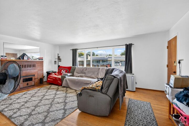 Property Photo:  111 S Franklin Street  CA 95425 