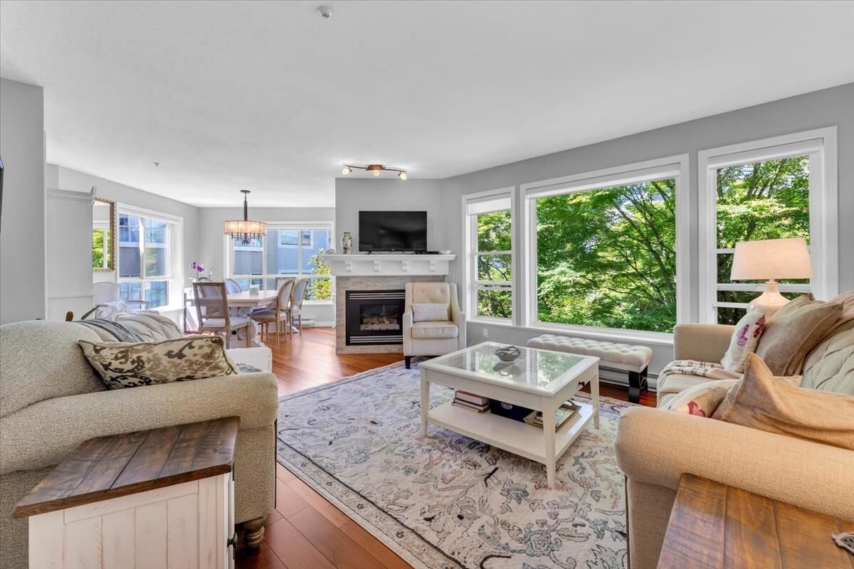 Photo de la propriété:  15555 16 Avenue 312  BC V4A 1R7 