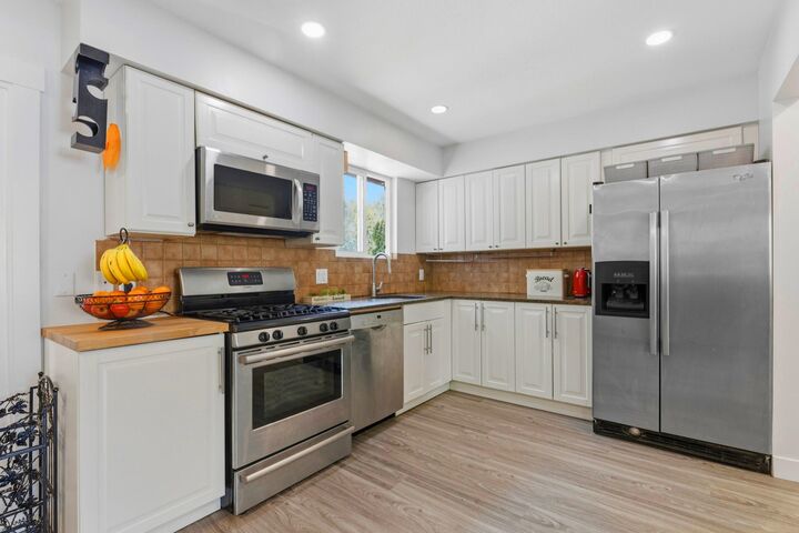 713 Appleyard Court — photo 1