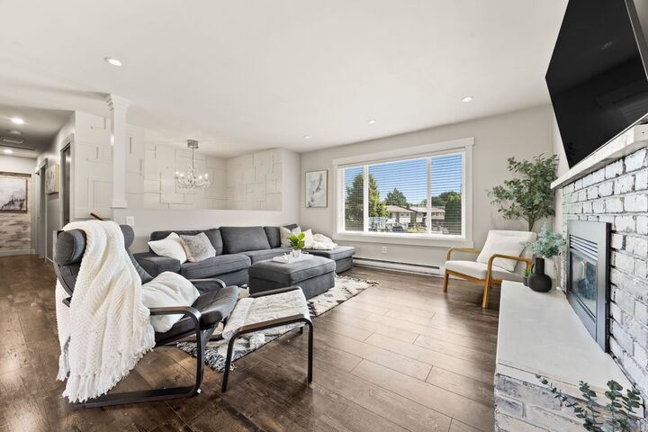Property Photo: 26451 30A Avenue BC V4W 3E1