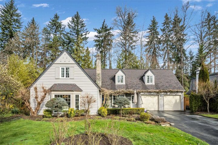 Property Photo: 539 Newcroft Place BC V7T 1W9