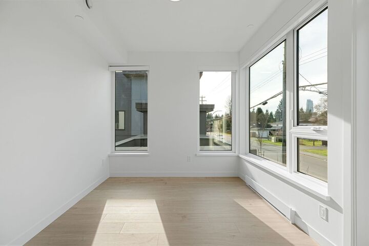Property Photo: 921 Grant Street 208 BC V3J 0S2