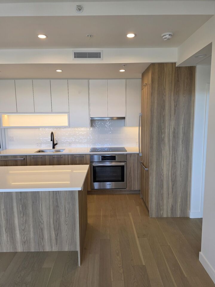 Property Photo: 8398 Oak Street 504 BC V6P 0L9