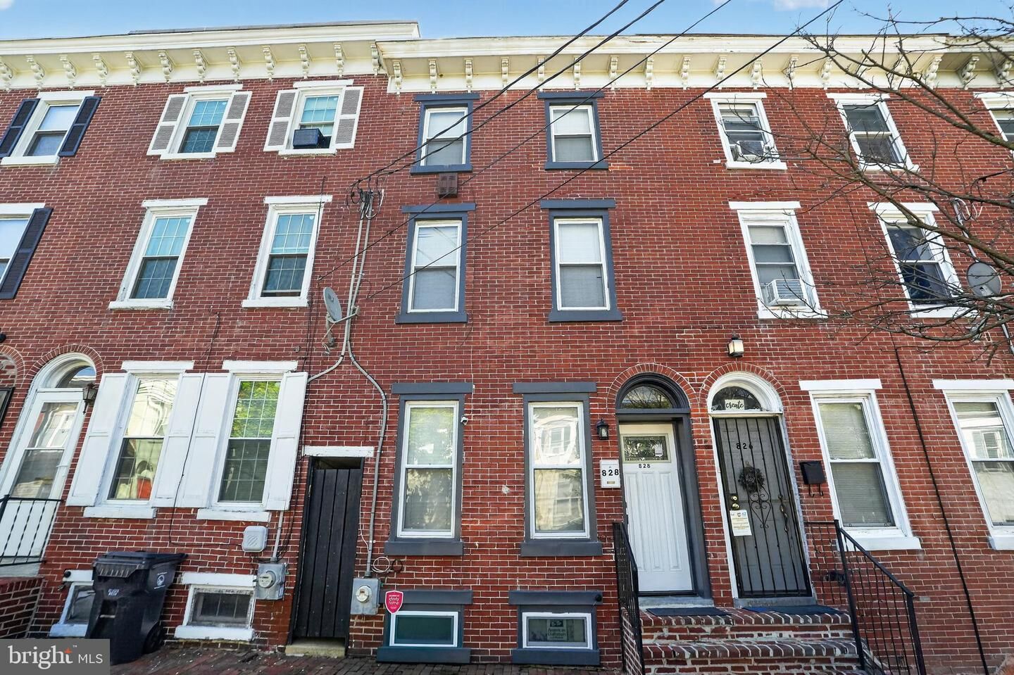 Property Photo:  828 N Madison Street  DE 19801 