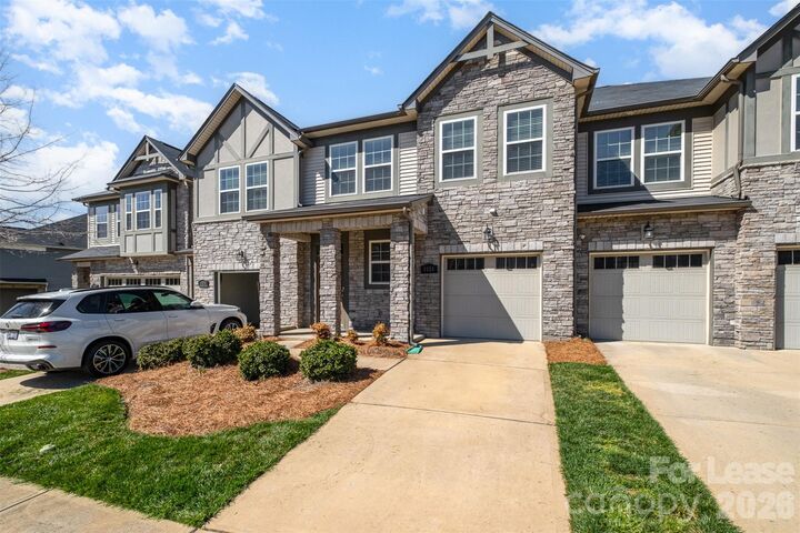 Property Photo:  9320 Glenburn Lane  NC 28278 