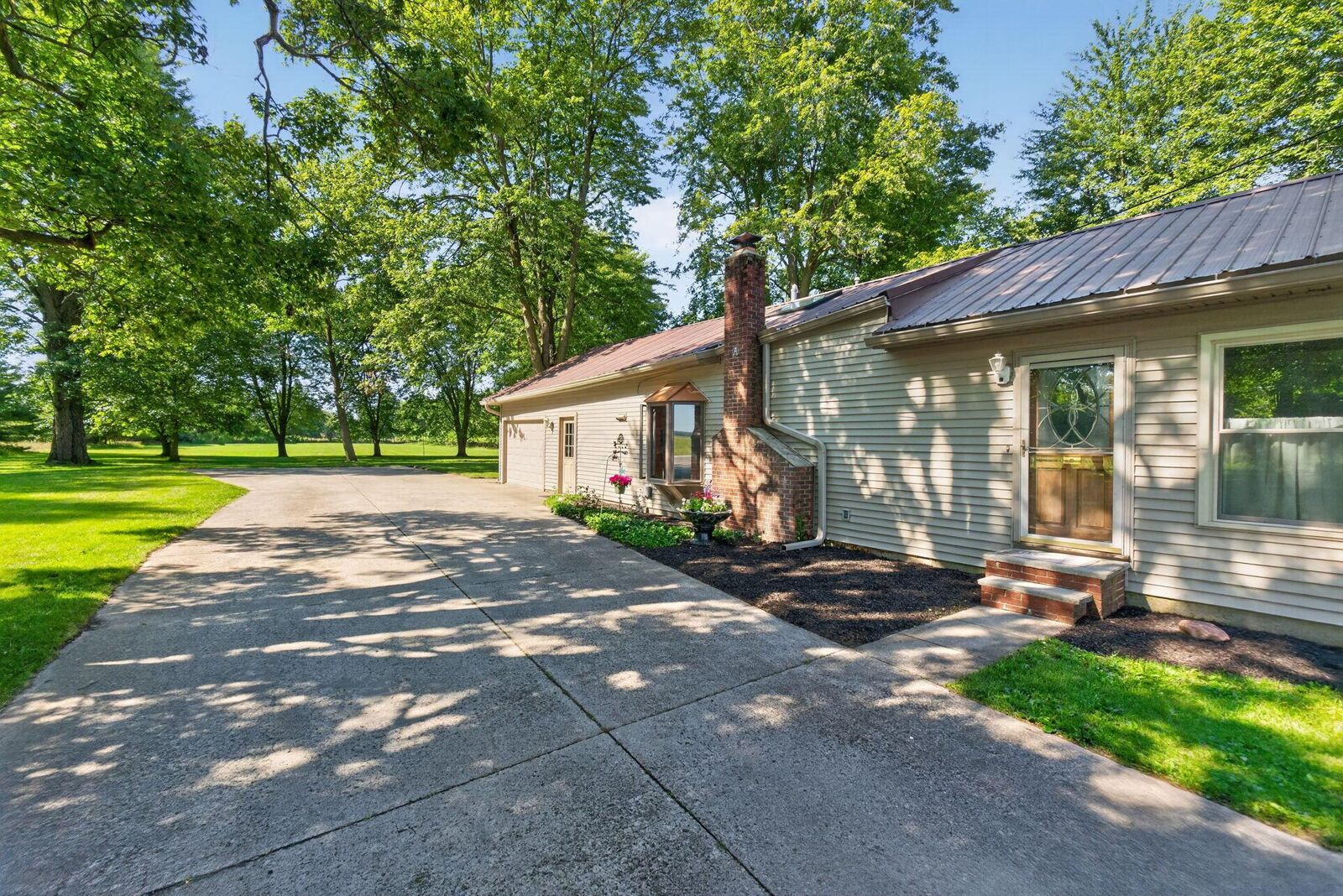 Property Photo: 11547 State Route 47 OH 43344