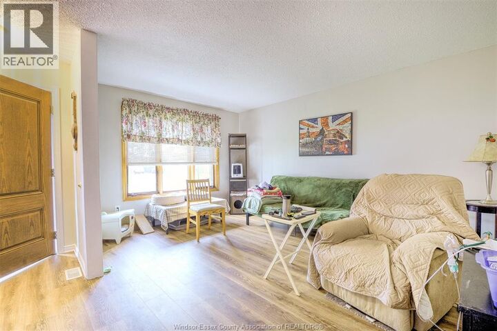 Photo de la propriété:  9445 Alten Drive  ON N8R 1V9 