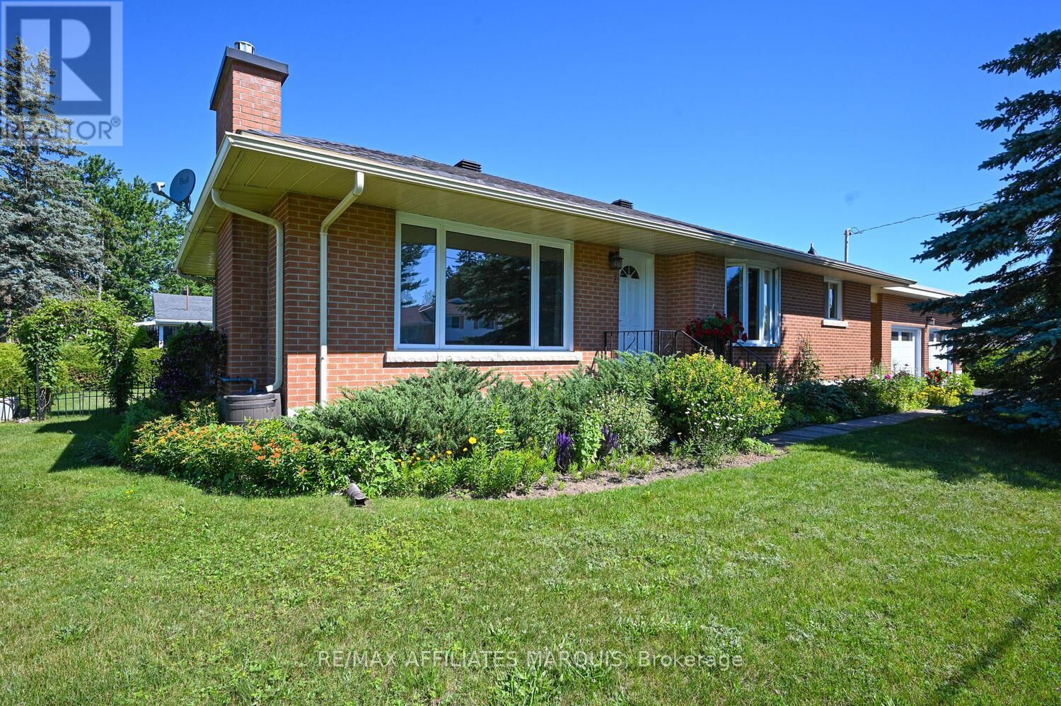 Property Photo:  7 Ontario Street  ON K7A 4K6 