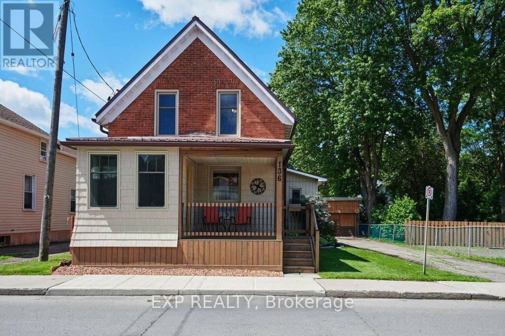Property Photo: 136 Park Street ON K6V 2G9