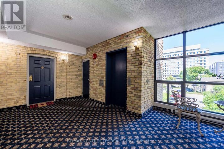 Property Photo: 280 Queens Avenue South 401 ON N6B 1X3