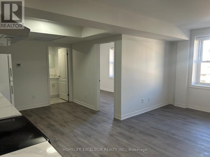 Property Photo:  3 Simcoe Street South Unit 6  ON L1H 1A9 