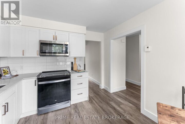 Property Photo:  678 Upper Queen Street 51  ON N6C 5L2 
