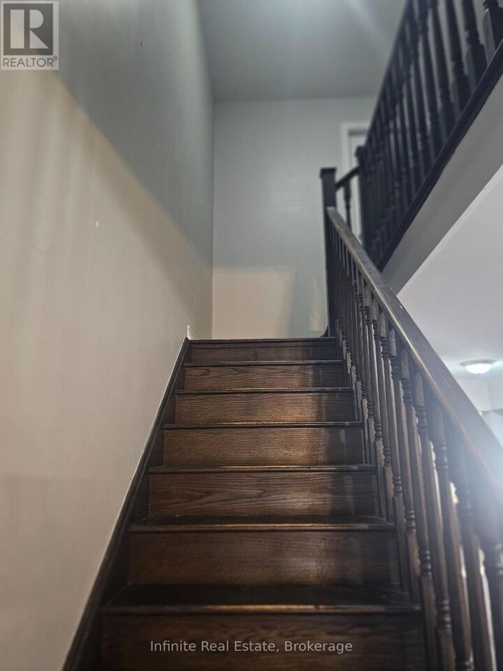 Property Photo:  39 Lola Crescent  ON L7A 0A8 