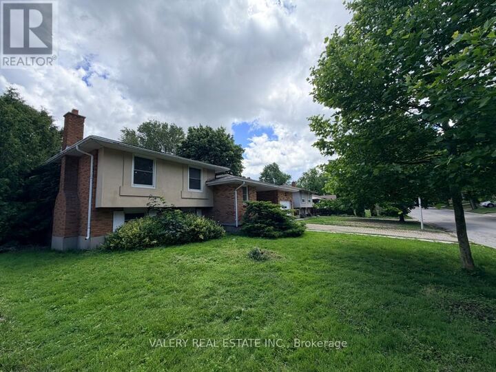Property Photo:  63 Paperbirch Crescent Street B  ON N6G 1L8 