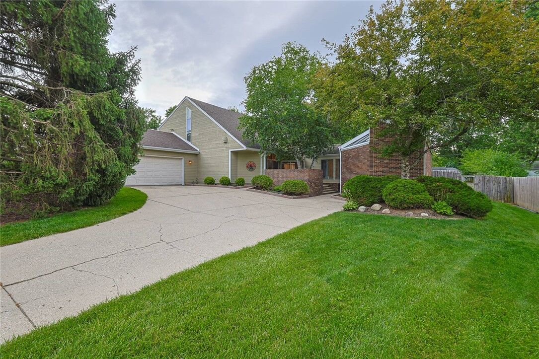 Property Photo:  9040 S Normandy Lane  OH 45458 