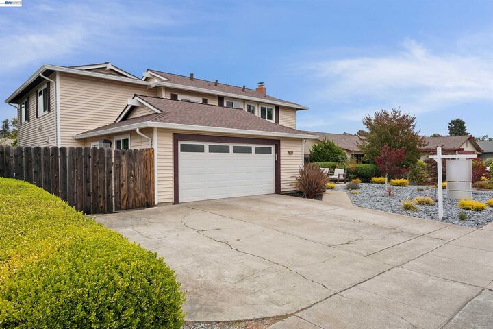 Property Photo: 37842 Dahlia Dr CA 94560