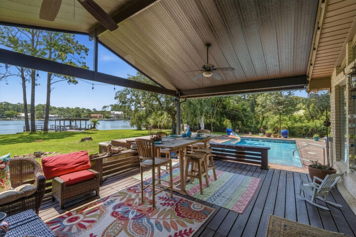 Property Photo:  221 Paradise Point Lane  FL 32459 