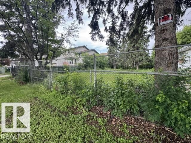 Property Photo:  12014 81 Street NW  AB T5B 2S8 