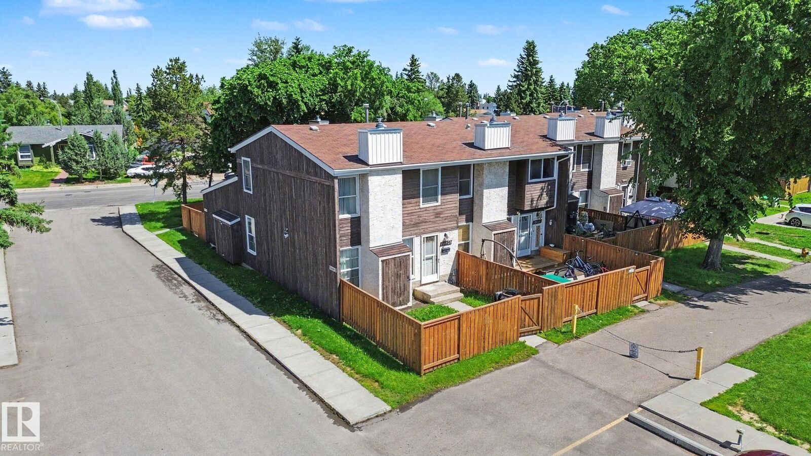 Property Photo: 18409 66 Avenue NW AB T5T 1Z5