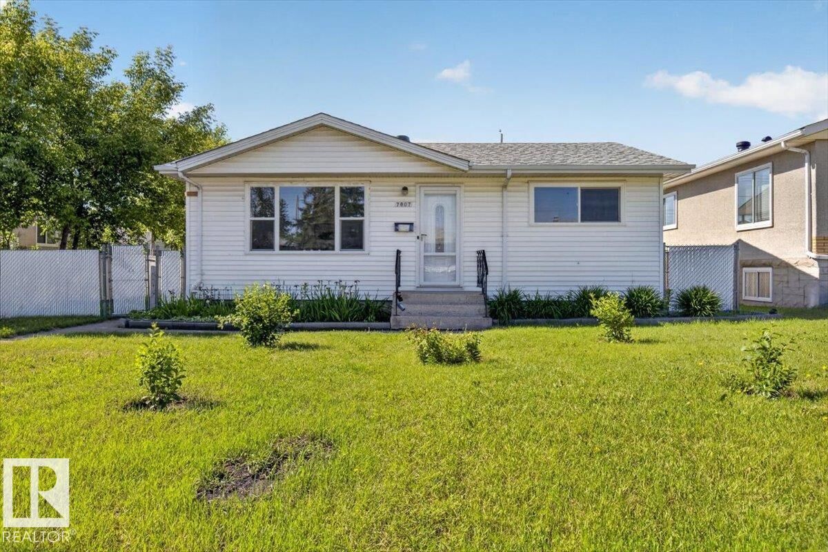 Property Photo:  7807 128 Avenue NW  AB T5C 1T6 