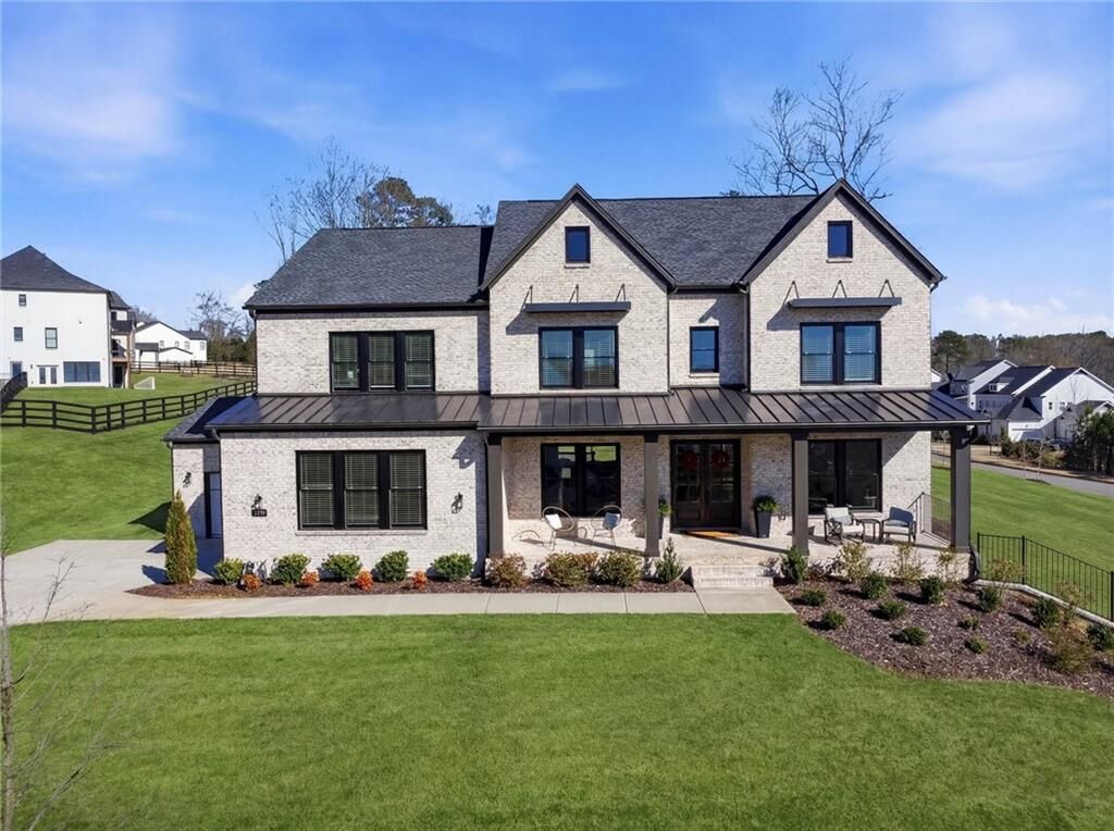 Property Photo: 17105 River Overlook Drive GA 30075