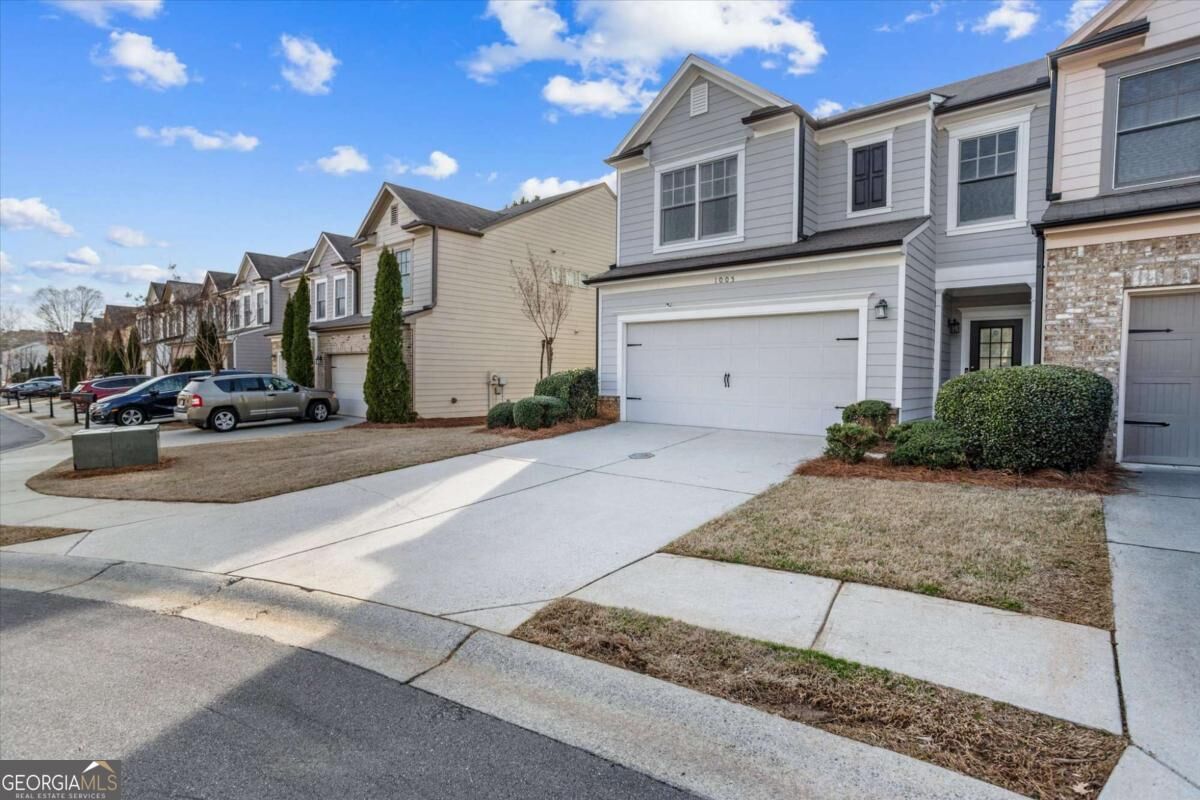 Property Photo: 1005 Chalbury Way GA 30004