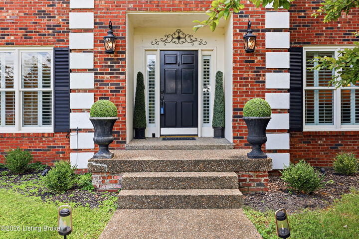 Property Photo: 4201 Bryant Park Dr KY 40299